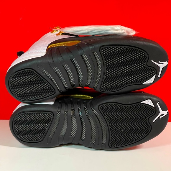 Air Jordan 12 Retro "Royalty Taxi" Size: (7y) - Picture 3 of 14